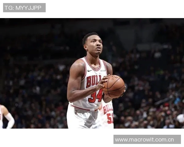 菜鸟球员埃奇库姆表现出色贡献26分状元秀状态低迷仅得2分小杨8分钟未能得分