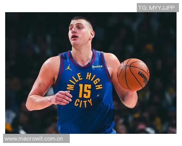 约基奇半场表现亮眼5投4中斩获10分3篮板6助攻三分球命中率高达667